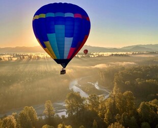 WALLA WALLA BALLOON STAMPEDE: FLOATING IN A FABRIC FRAGILE BASKET